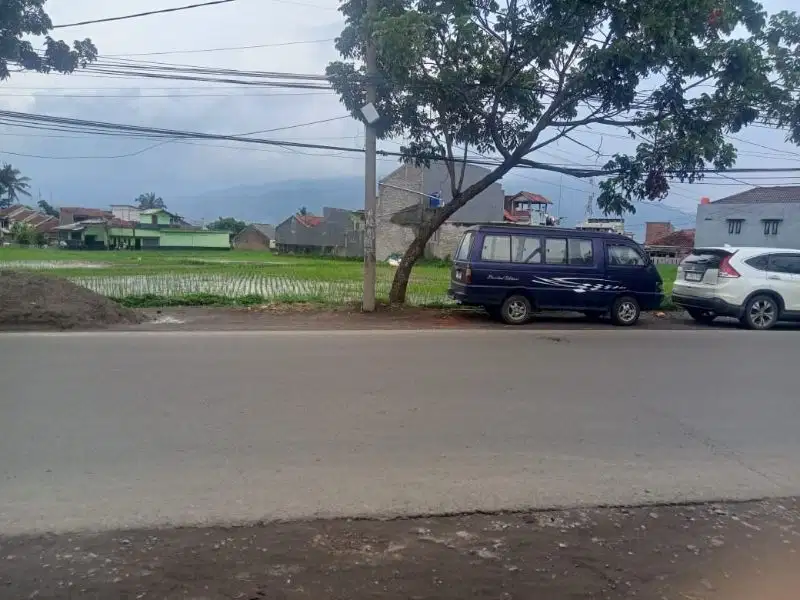 Tanah pinggir jln Sudirman luas  2800 m²