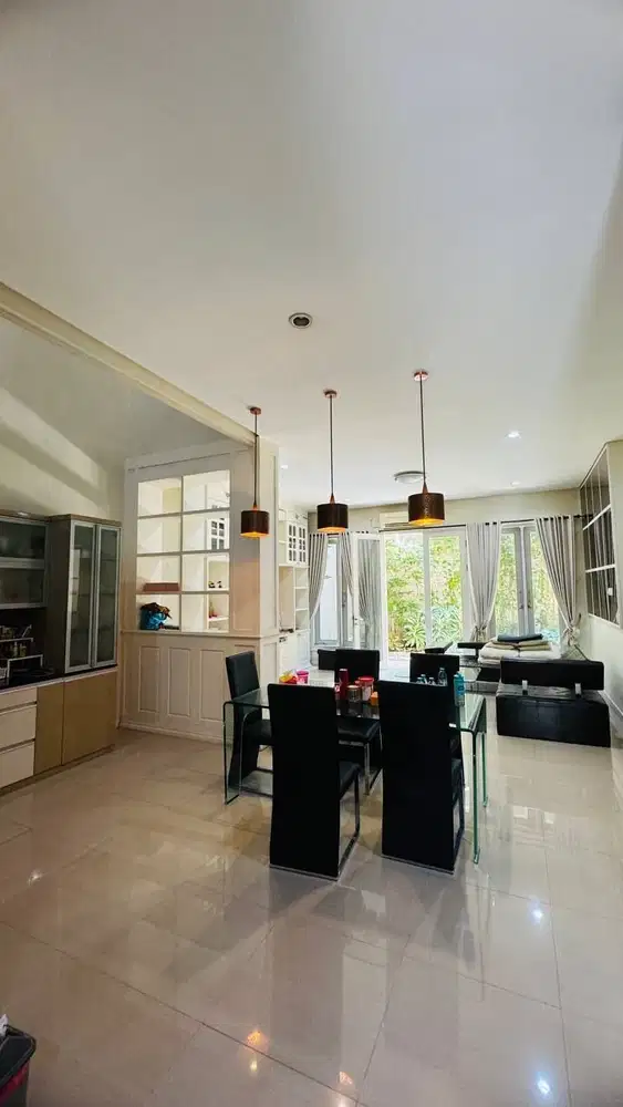 FURNISH BAGUS TERAWAT RUMAH SIAP HUNI SIAP NEGO DIPERUMAHAN ELITE