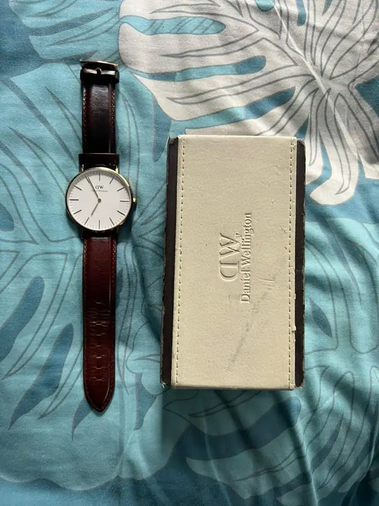 Dijual jam tangan pria DW