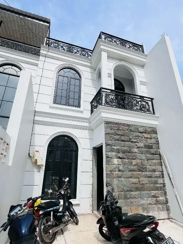 Rumah Mewah 2 Lantai Dekat Lrt &Tol! Bebas Banjir Free biaya