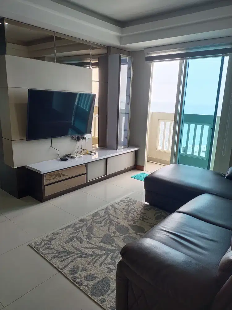 Di sewakan Apartemen mewah 3 bedrooms view pantai Borneo bay
