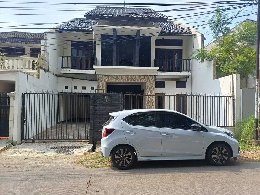 Dijual rumah di Bintaro selatan, LT 180m2 LB 120m2 KT 4 KM 3