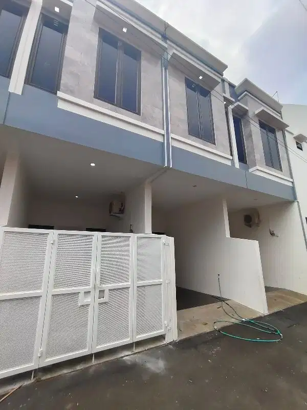 Di jual rumah di pisangan  matraman jakarta Timur