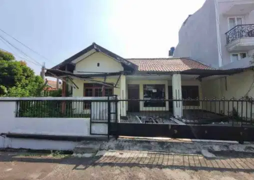 Sewa Rumah Strategis di Tebet Barat – Harga Bisa Nego!