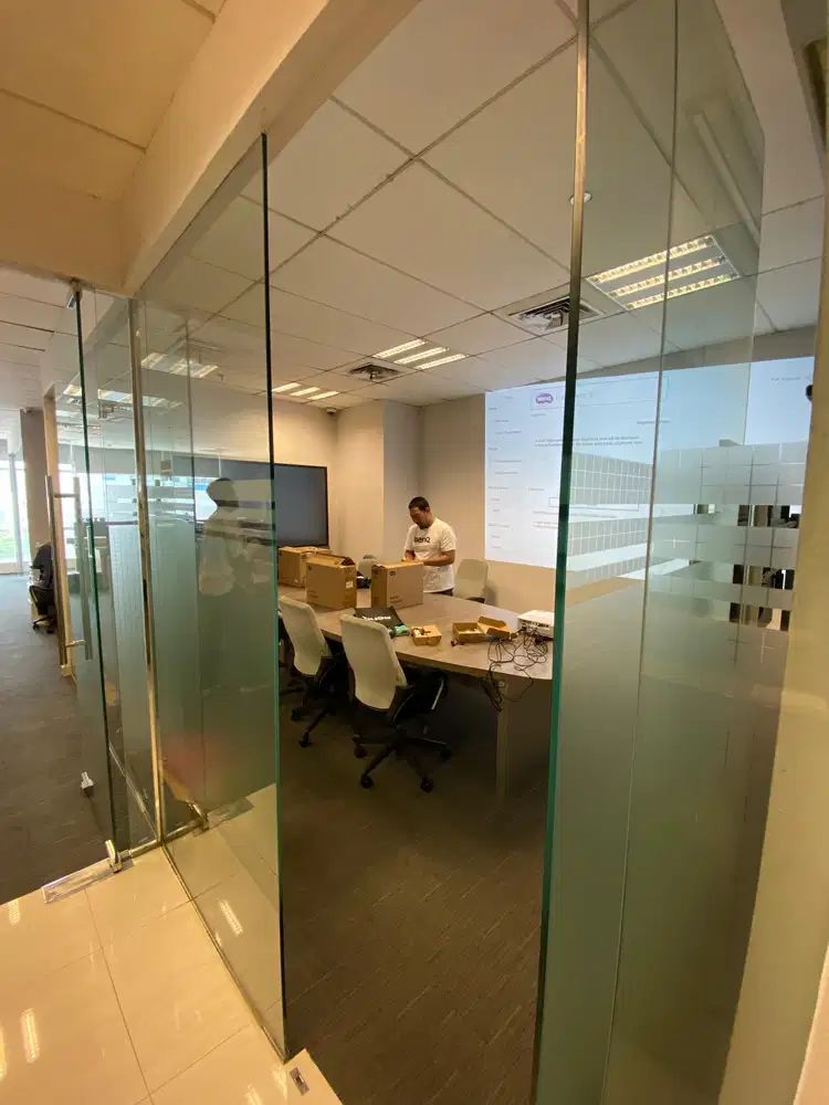 DISEWAKAN OFFICE FURNISH DI WISMA 77 Tower 2