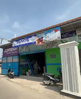 Jual semua birikut  tanah rumah berikut isi nya di keragilan banten