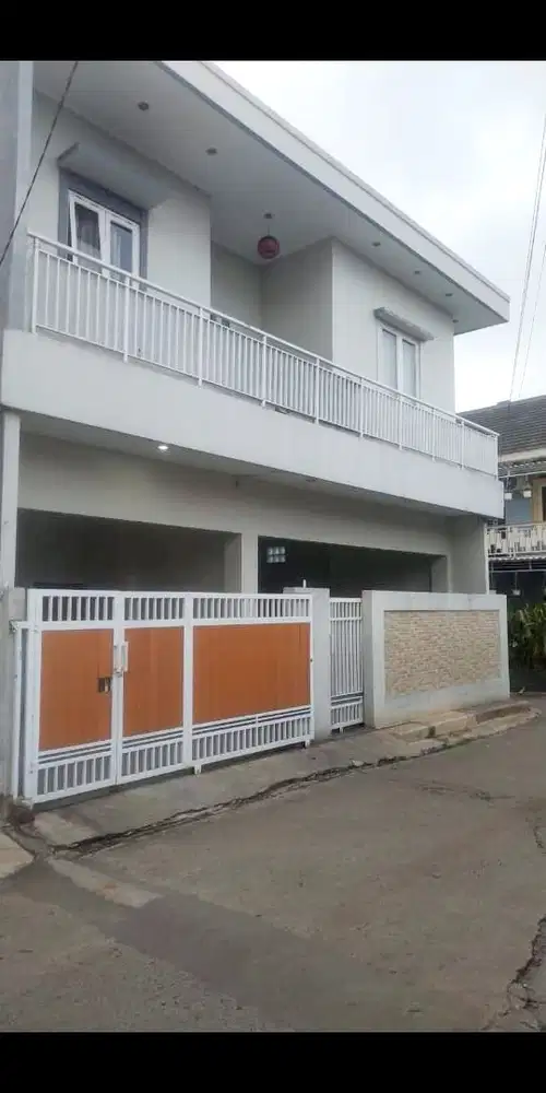 Rumah 2lantai di jatimekar bagus siap huni dgn LT.80m