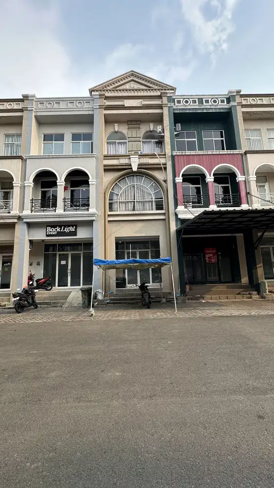 Disewakan Ruko 3Lantai Lokasi Strategis Di Grand Galaxy City