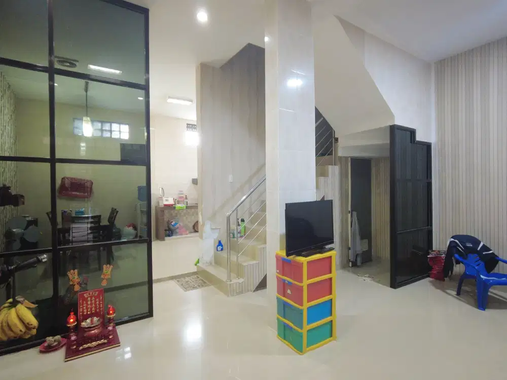 villa komplek ayahanda regency daerah medan barat Dkt unpri