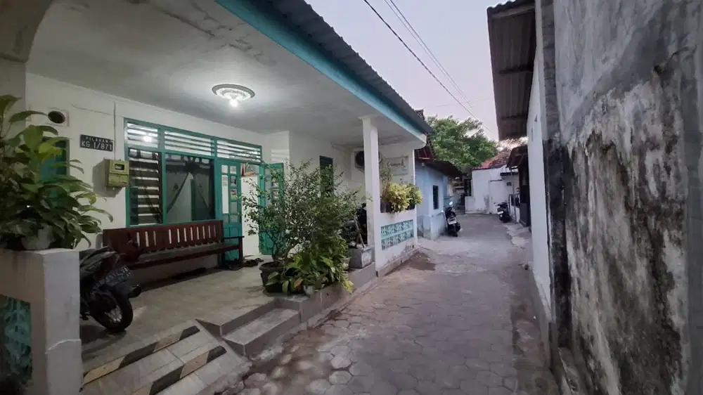 Rumah Tinggal Lokasi Strategis Dekat Kebun Binatang Gembira Loka