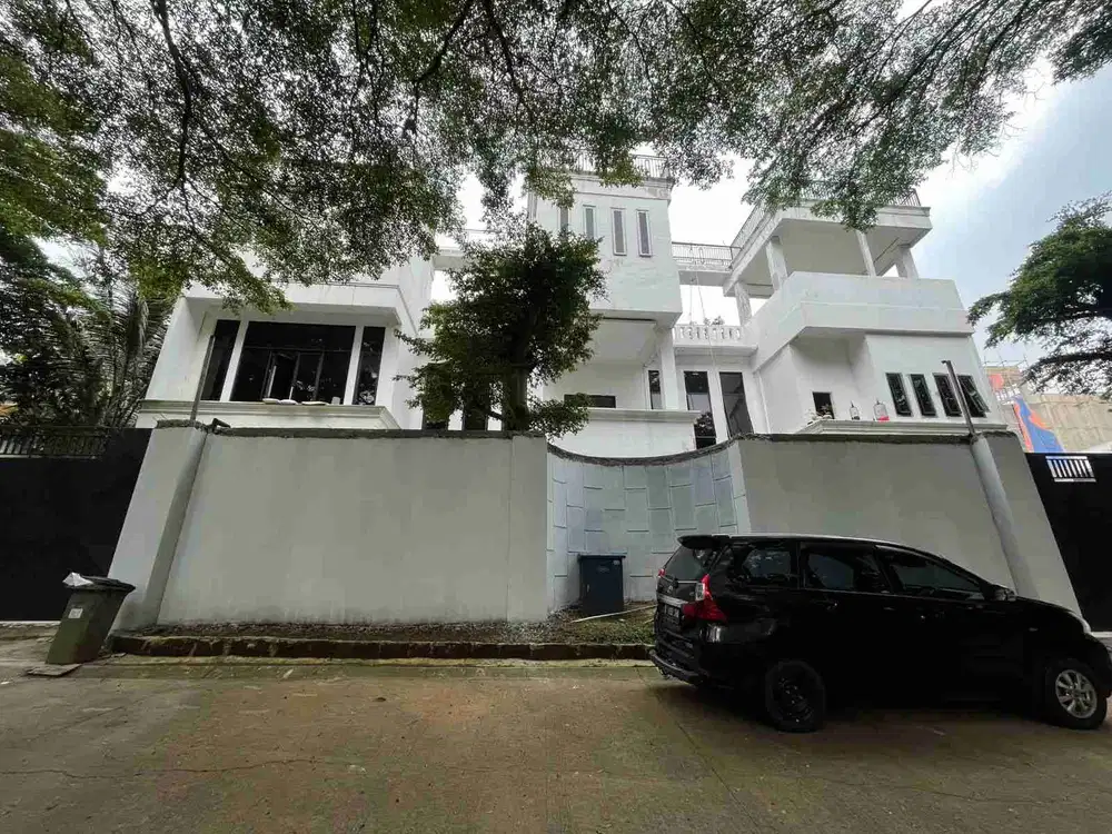 Rumah Sultan Full Furnish Cluster paling Depan 5 Menit dari Exsit Tol