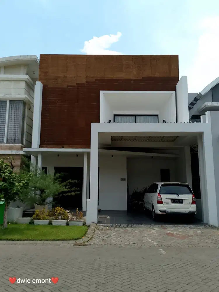 Rumah Baru Renof 3 Lantai Stategis Cluster Terdepan di Wiyung Surabaya