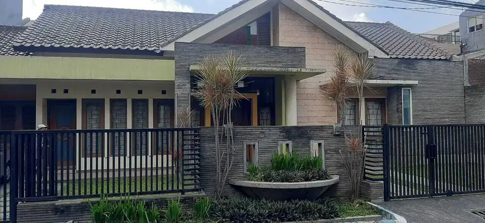 RUMAH BENDUNGAN SIGURA GURA MALANG