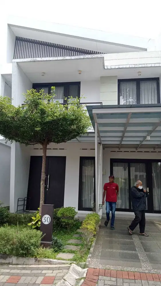 Dijual rumah murah baru di Dago Bandung