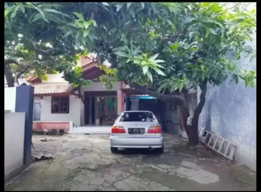 Dijual rumah tua luas hargai tanah saja lokasi strategis condet jaktim