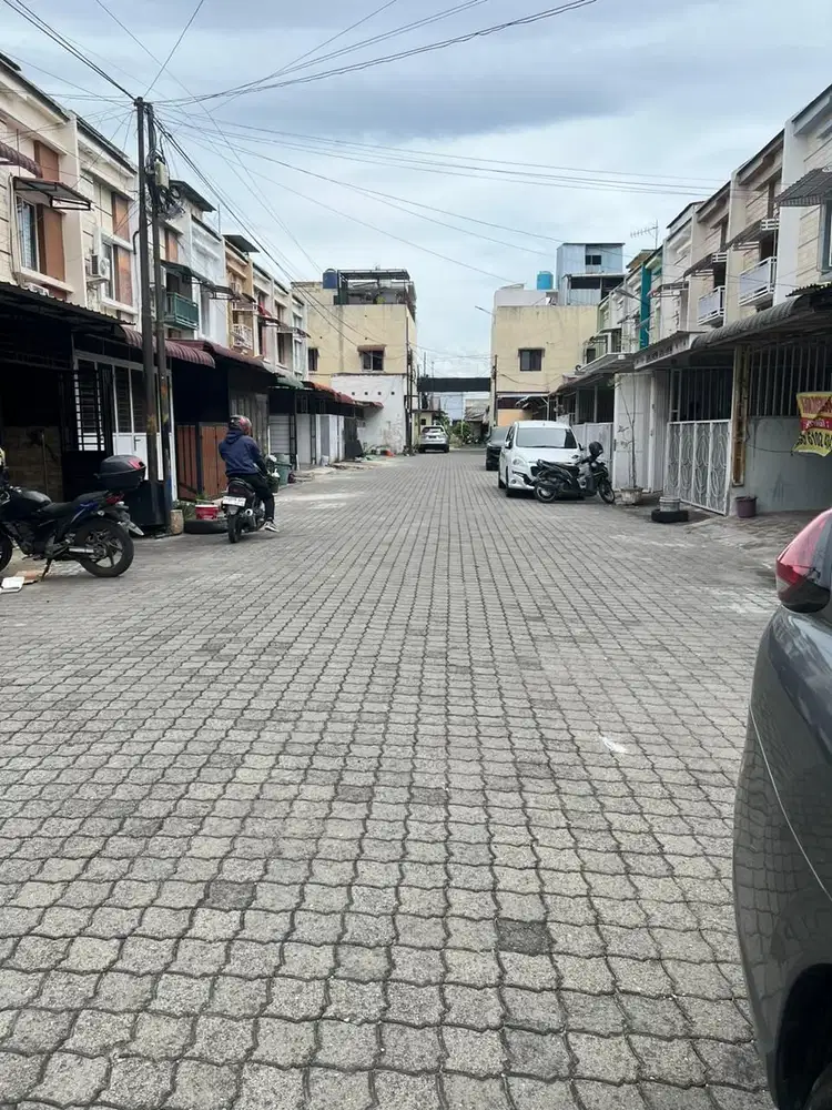 Villa Komplek Greenville Jl. Bakti Luhur