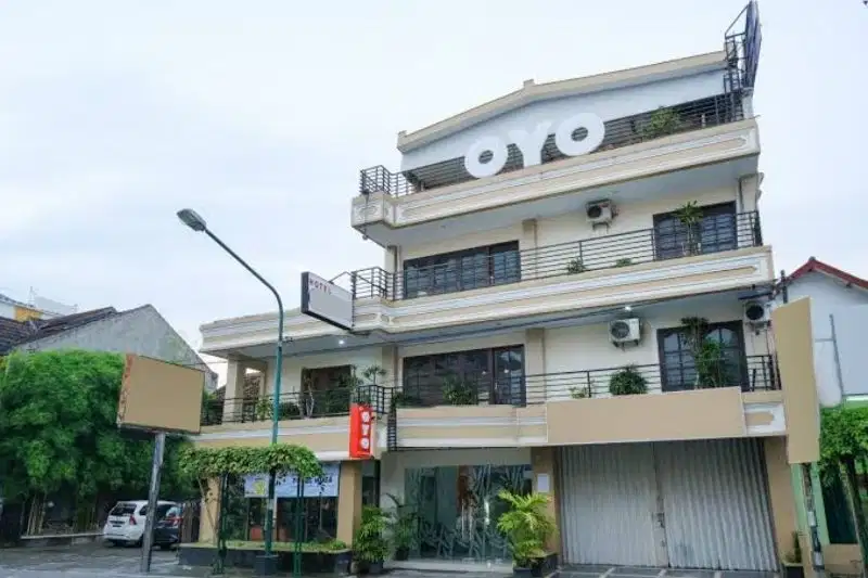 HOTEL BUDGET 21BR OKUPANSI BAGUS DEKAT KERATON