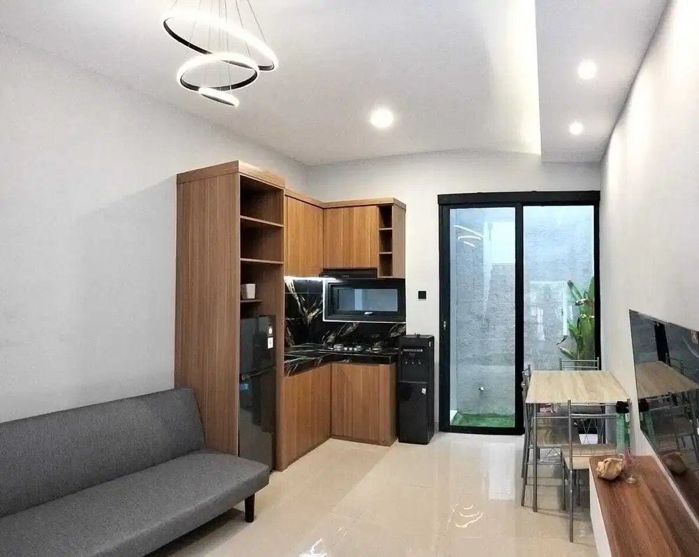 FOR RENT RUMAH BARU 2BR FURNISHED KAWASAN BAGUS DI RENON PUSAT KOTA