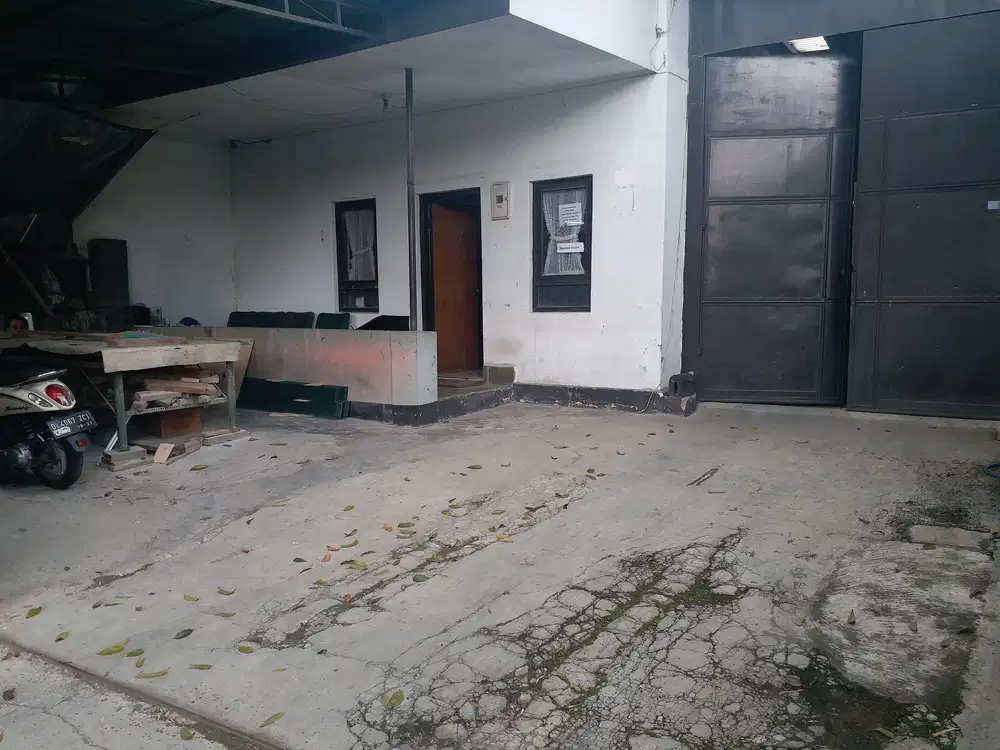 Jual Gudang + Kantor Hitung Tanah di Jalan Baladewa, Sayap Pajajaran