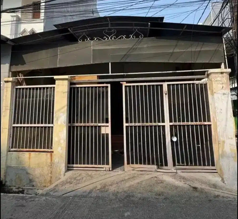 Disewa RUMAH UK 6X15M DI JALAN RAYA JELAMBAR