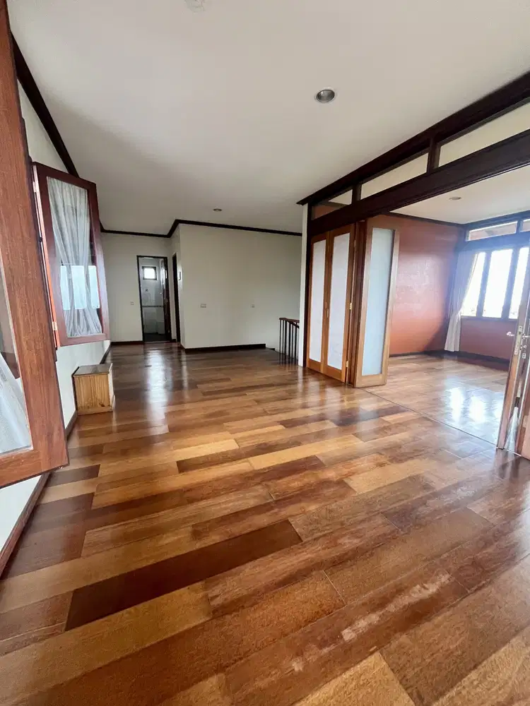 Rumah Besar Nyaman View Bagus dekat Kampus UPI Setiabudi Bandung