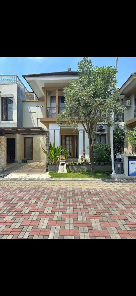 Rumah mewah perum elit jogja dekat UGM dan Al Azhar