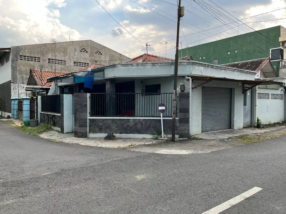 Rukah Bagus Siap Huni di Banyuanyar Solo Kota dekat Jalan Raya