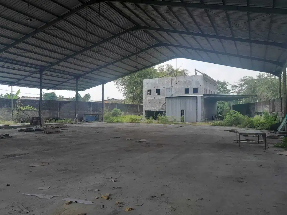 DIKONTRAKKAN GUDANG SIAP PAKAI DI BLONDO DEKAT JL RAYA MAGELANG YOGYA