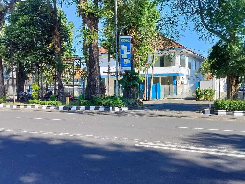 Ruang usaha kantor jl Slamet Riyadi solo dijual cepat
