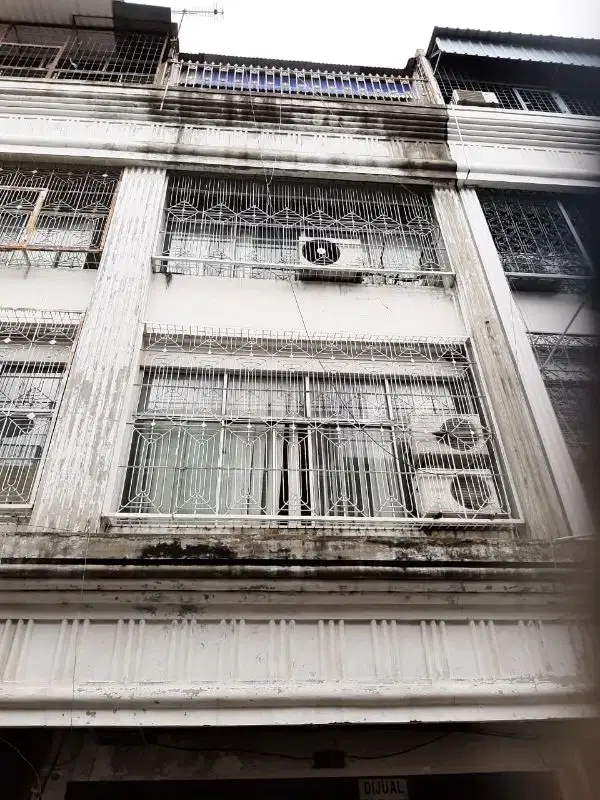 dijual ruko bagus di kompleks ruko jembatan lima