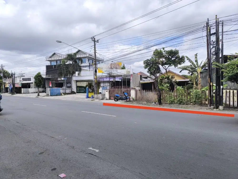 Tanah Bangunan Rumah Pinggi Jalan Raya dekat Tol Banyuanyar Solo