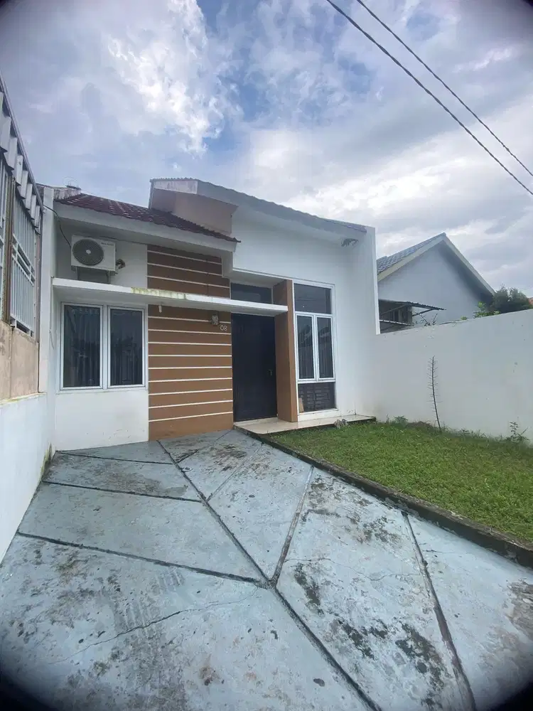 Dijual Rumah Tengah Kota di seduduk putih belakang PTC