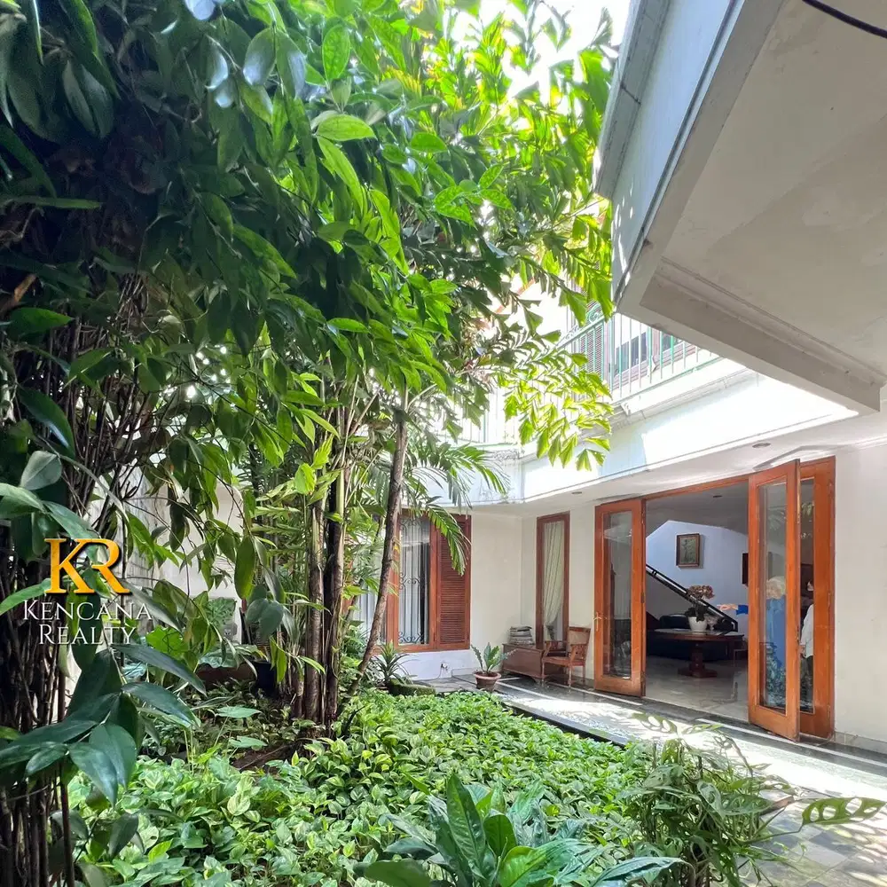 Kebayoran Baru Jakarta Selatan Rumah Siap Huni Jalan Lebar Rindang