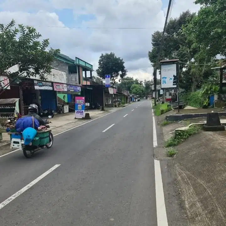 DIJUAL RUMAH DAN TEMPAT USAHA DI SRATEN DEKAT PASAR