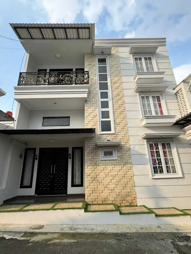 Rumah Baru 3 Lt Cluster Strategis Dekat Stasiun Lenteng Agung Murah