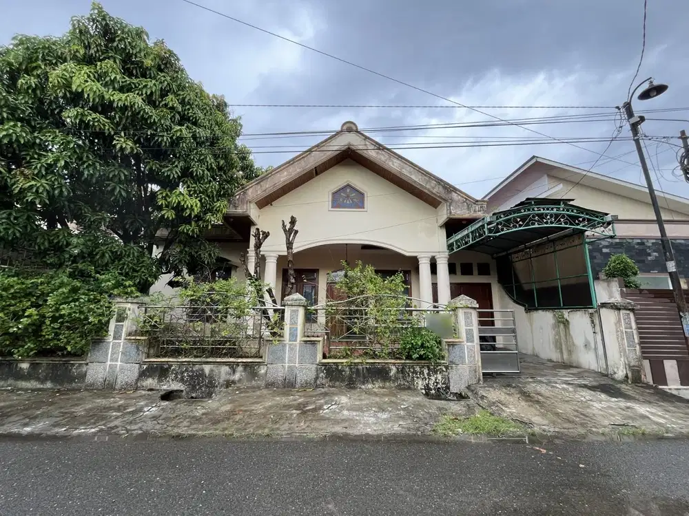 Rumah villa mewah Gaperta asrama helvetia