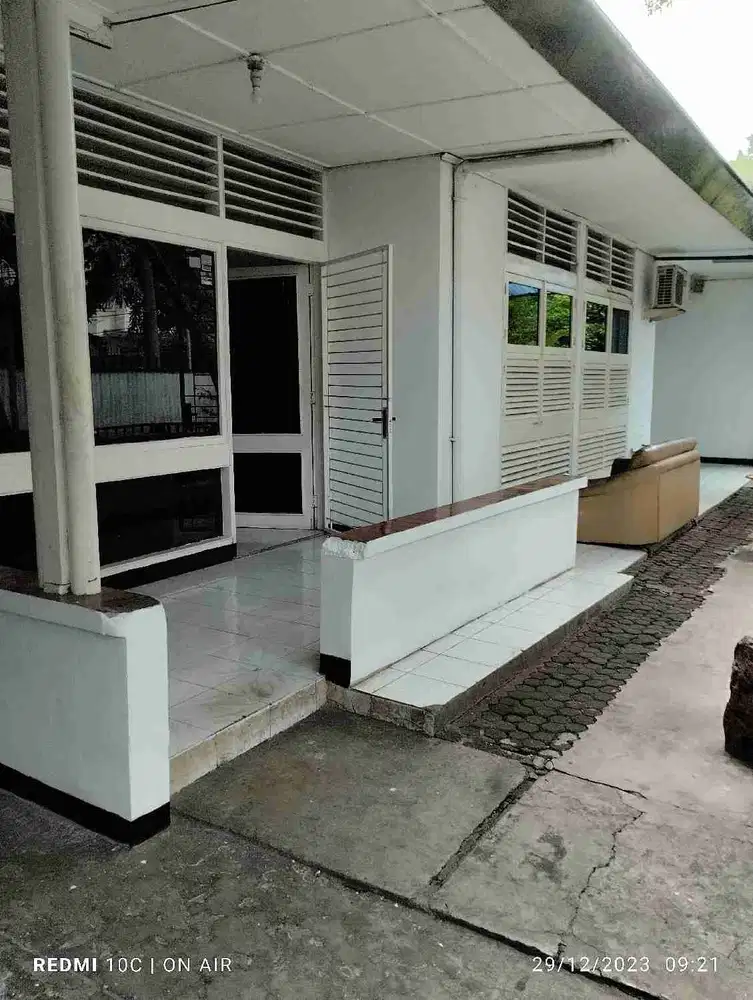 Rumah dekat kawasan Mega Kuningan Jakarta Selatan