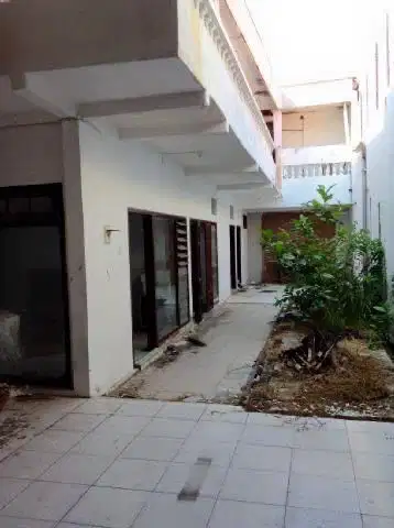 Dijual Rumah dan Gudang di Manyar Sambongan, Surabaya.