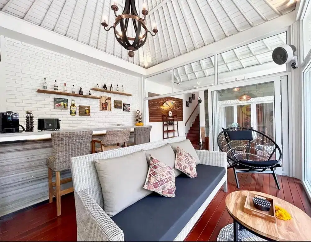 DISEWAKAN LUXURY VILLA 3 BEDROOMS DI CANGGU DEKAT PANTAI