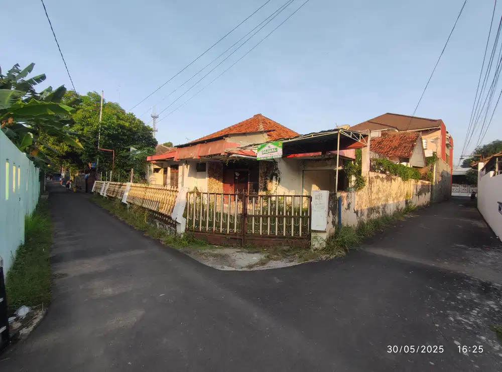 Rumah hook di pusat kota Cirebon jual hitung tanah