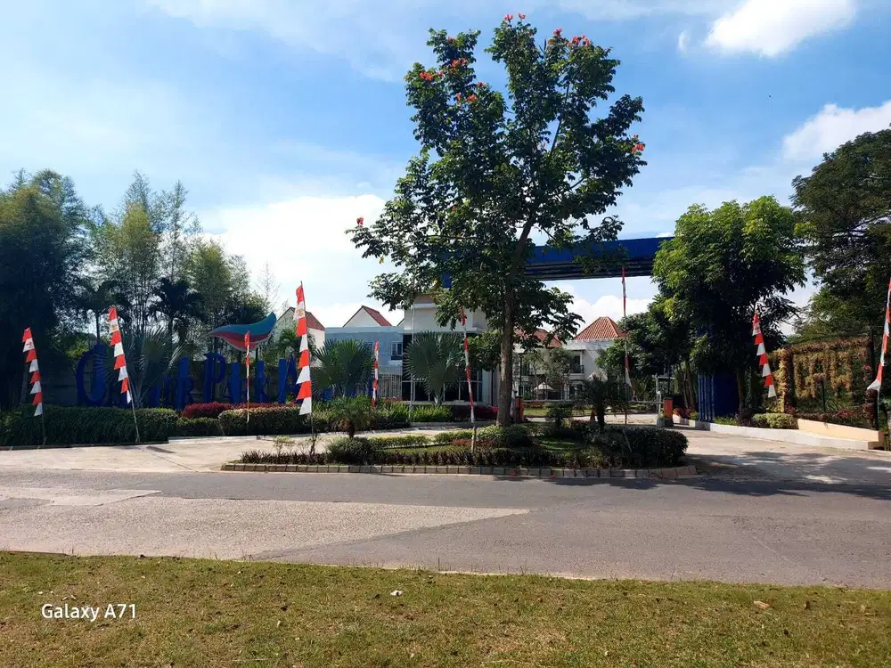 Dijual rumah cantik siap huni dalam komplek elit Green Wood dekat Citr