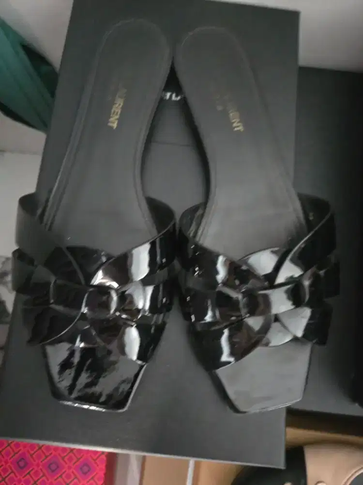 Saint laurent tribute flat