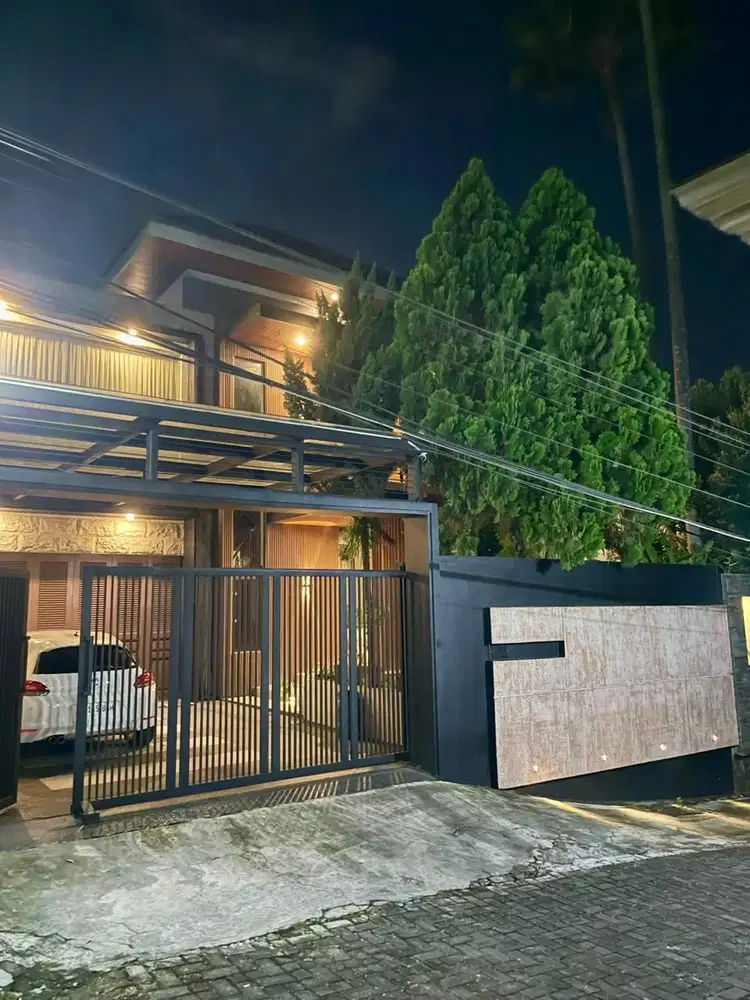 DIJUAL RUMAH MEWAH/KANTOR 2 LANTAI, FULL FURNISH, BANYUMANIK, SEMARANG