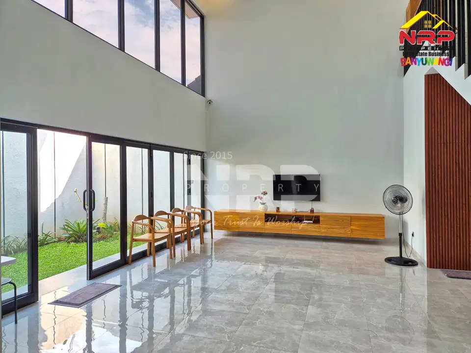 Dijual Rumah Mewah 2 Lantai Murah di Banyuwangi Kota