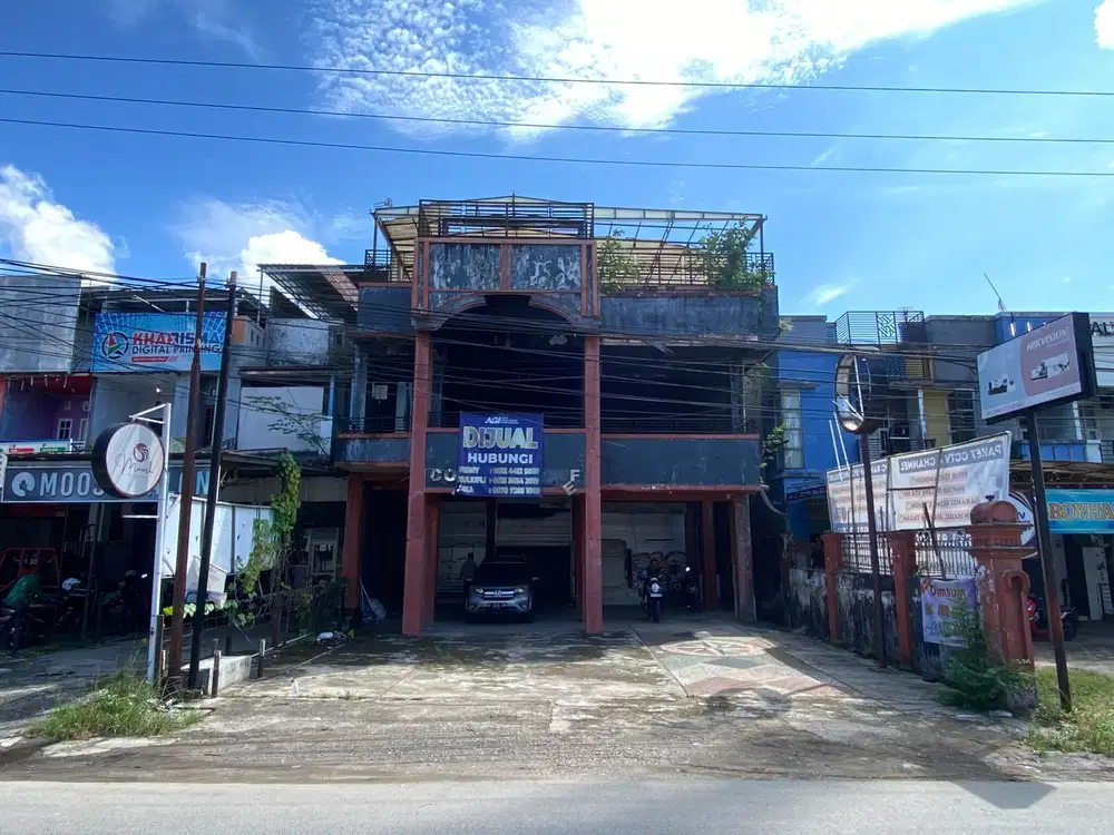 Ruko 3 Lantai Akses Jalan Utama Parkir Luas