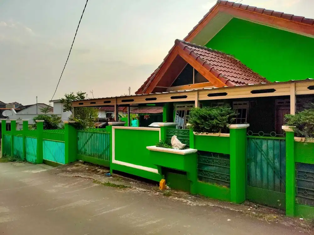Dijual Cepat Rumah Jl.Lingkar Istana Demang Lebar Daun Palembang