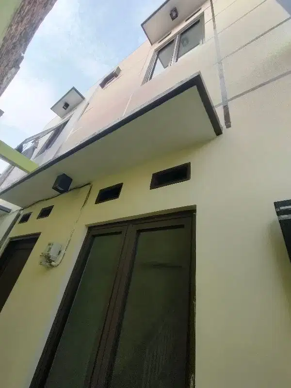 Di sewakan rumah baru di jjohar baru jakarta pisat