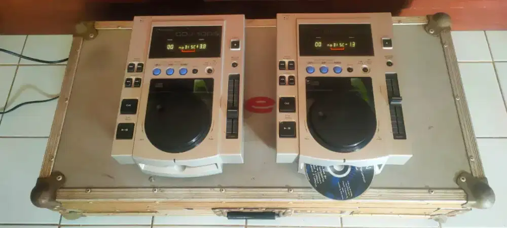 Turntable pioneer cdj100s