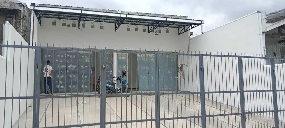 Disewakan 2 Kios/ Gudang Baru dan Besari di pusat kota Sukabumi