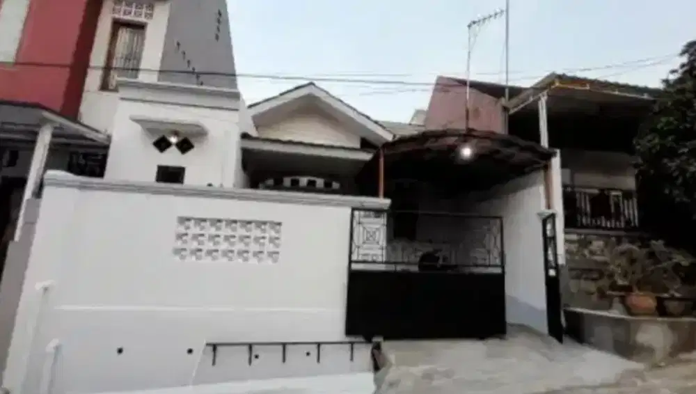 Rumah Graha Kartika Pratama Cibinong